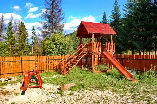 Szállás Izvoru Muresului - Pensiunea Maros*** | Marosfő - Maros Panzió***. A kép szerzői jogvédelem alatt állhat. Javasolt a kapcsolatfelvétel a jog tulajdonossal.