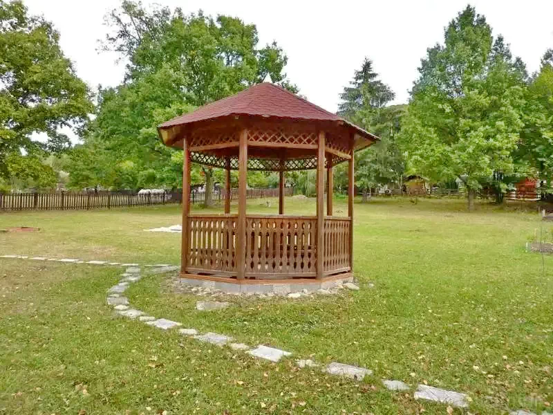 Barajul Zetea Cazare | Cabană (K1185-7) Imaginea poate fi supusă drepturilor de autor. Se recomandă contactarea titularului drepturilor.