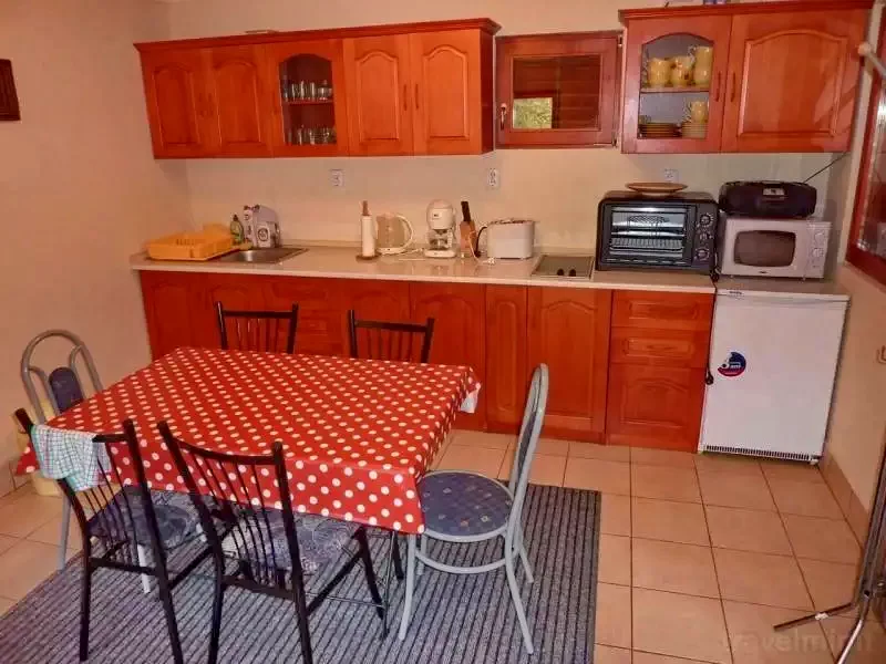Barajul Zetea Cazare | Cabană (K1185-10) Imaginea poate fi supusă drepturilor de autor. Se recomandă contactarea titularului drepturilor.