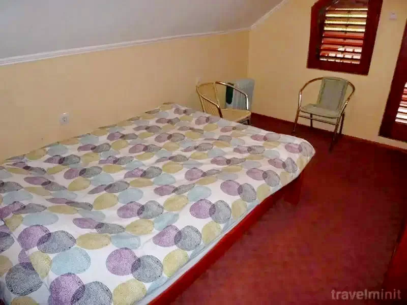Barajul Zetea Cazare | Cabană (K1185-21) Imaginea poate fi supusă drepturilor de autor. Se recomandă contactarea titularului drepturilor.