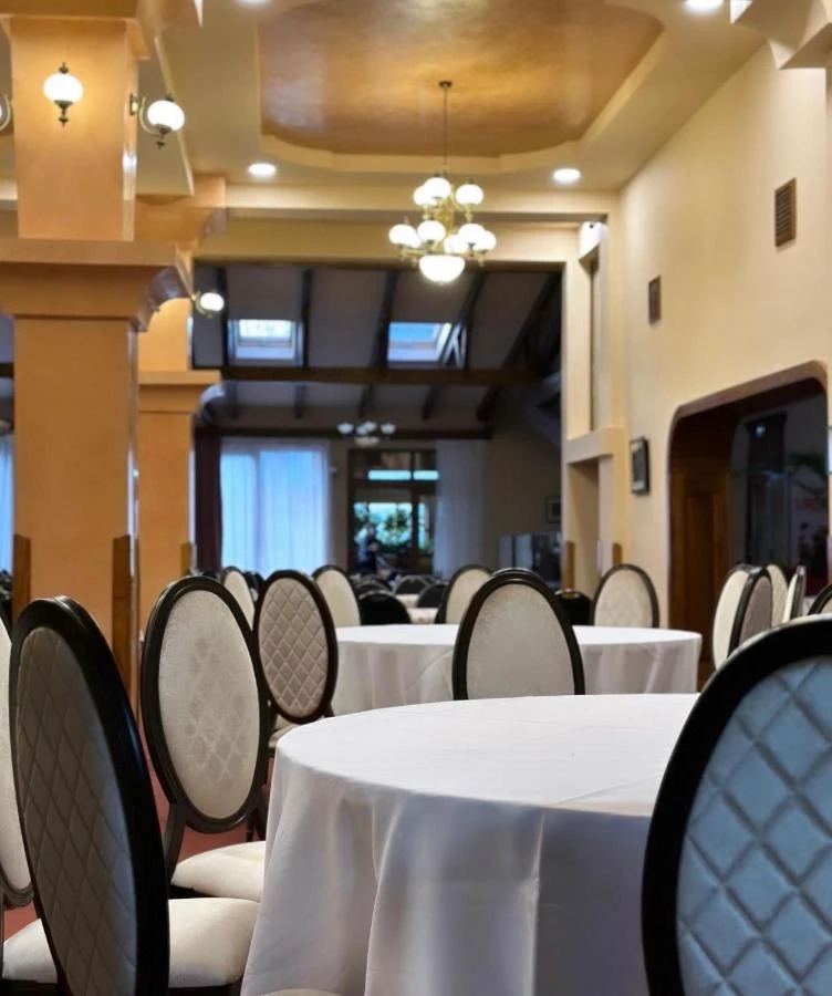 Moldvahosszúmező Szállás | Hotel*** (K1564-2) A kép szerzői jogvédelem alatt állhat. Javasolt a kapcsolatfelvétel a jog tulajdonossal.