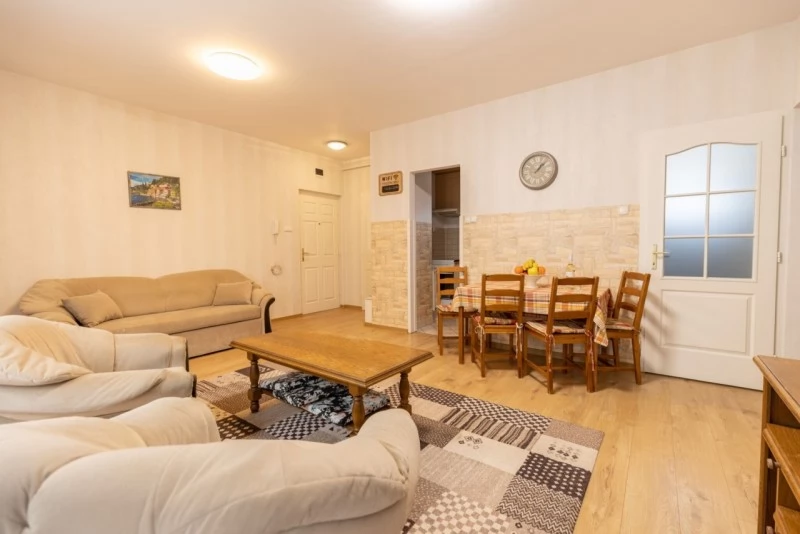 Hajdúszoboszló Szállás | Apartmanház (K0533-1) A kép szerzői jogvédelem alatt állhat. Javasolt a kapcsolatfelvétel a jog tulajdonossal.