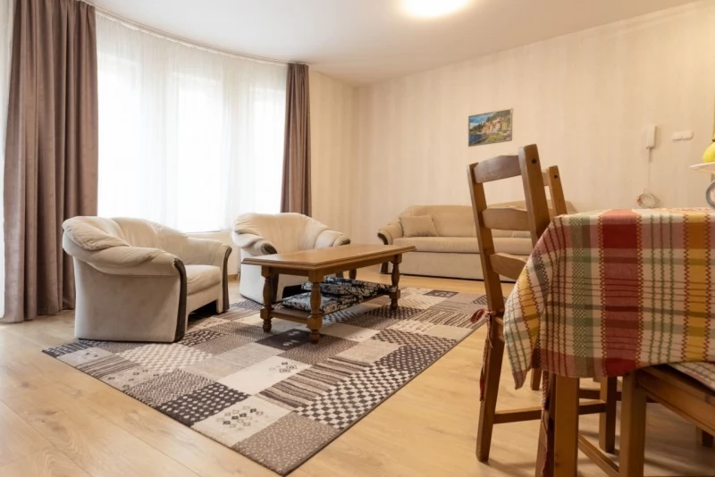  Cazare | Bungalow (K0533-2) Imaginea poate fi supusă drepturilor de autor. Se recomandă contactarea titularului drepturilor.