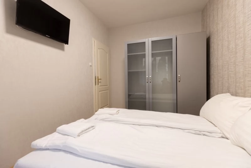  Cazare | Bungalow (K0533-3) Imaginea poate fi supusă drepturilor de autor. Se recomandă contactarea titularului drepturilor.