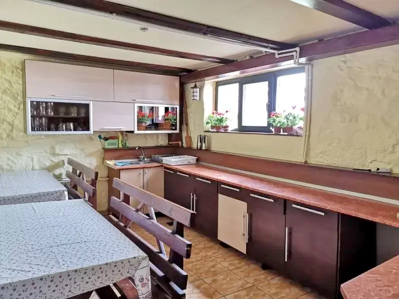 Bucsin-tető Szállás | Kemping faházak (K0613-3) A kép szerzői jogvédelem alatt állhat. Javasolt a kapcsolatfelvétel a jog tulajdonossal.