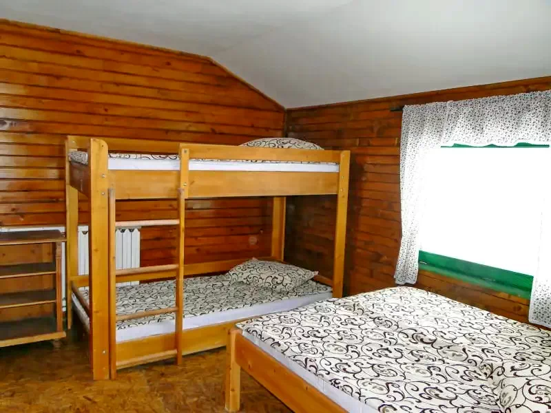 Pasul Bucin Cazare | Căsuțe tip camping (K0613-11) Imaginea poate fi supusă drepturilor de autor. Se recomandă contactarea titularului drepturilor.