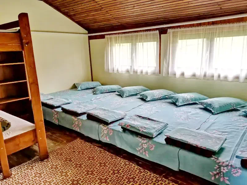 Pasul Bucin Cazare | Căsuțe tip camping (K0613-15) Imaginea poate fi supusă drepturilor de autor. Se recomandă contactarea titularului drepturilor.