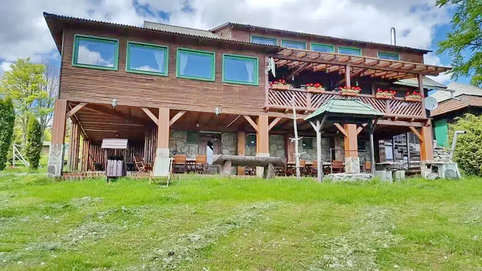 Pasul Bucin Cazare | Căsuțe tip camping (K0613-22) Imaginea poate fi supusă drepturilor de autor. Se recomandă contactarea titularului drepturilor.