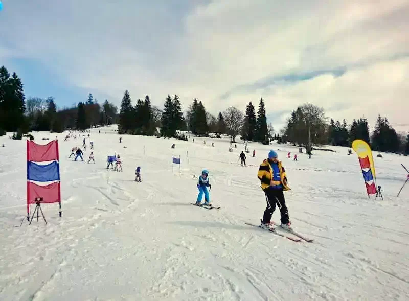 Pasul Bucin Cazare | Căsuțe tip camping (K0613-24) Imaginea poate fi supusă drepturilor de autor. Se recomandă contactarea titularului drepturilor.