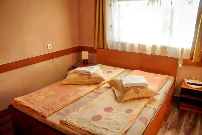 Szállás Odorheiu Secuiesc - Hostel Tranzit*** | Székelyudvarhely - Tranzit Hostel***. A kép szerzői jogvédelem alatt állhat. Javasolt a kapcsolatfelvétel a jog tulajdonossal.