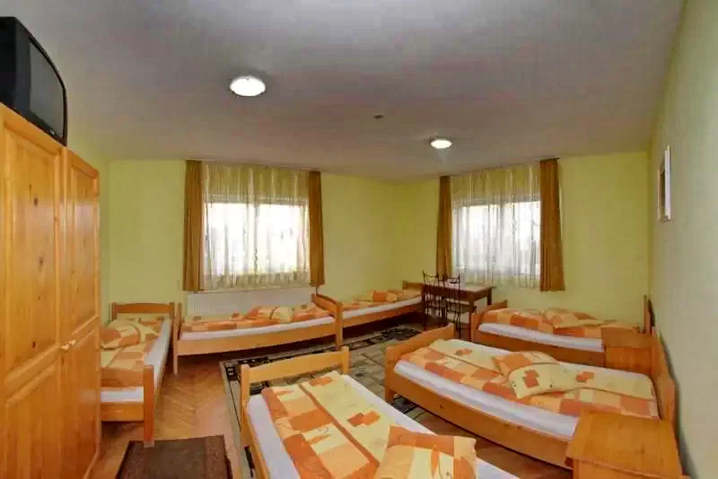 Szállás Odorheiu Secuiesc - Hostel Tranzit*** | Székelyudvarhely - Tranzit Hostel***. A kép szerzői jogvédelem alatt állhat. Javasolt a kapcsolatfelvétel a jog tulajdonossal.