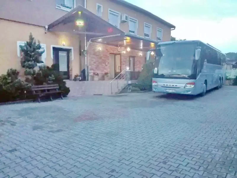 Szállás Odorheiu Secuiesc - Hostel Tranzit*** | Székelyudvarhely - Tranzit Hostel***. A kép szerzői jogvédelem alatt állhat. Javasolt a kapcsolatfelvétel a jog tulajdonossal.