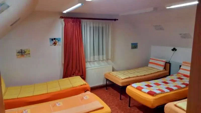 Cornești Cazare | Pensiune (K0114-23) Imaginea poate fi supusă drepturilor de autor. Se recomandă contactarea titularului drepturilor.