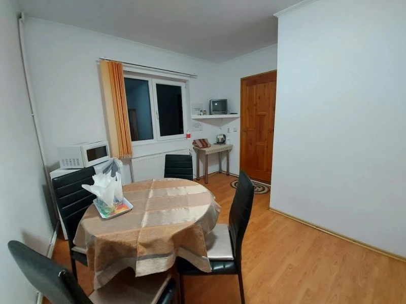 Bușteni Szállás | Vendégház (K1045-7) A kép szerzői jogvédelem alatt állhat. Javasolt a kapcsolatfelvétel a jog tulajdonossal.