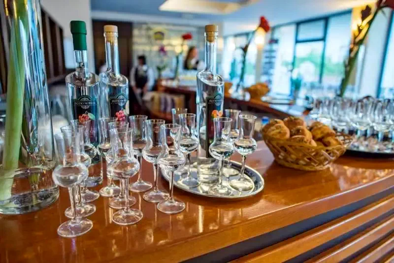 Szállás Sfântu Gheorghe - BEST WESTERN Hotel Park*** | Sepsiszentgyörgy - BEST WESTERN Park Hotel***. A kép szerzői jogvédelem alatt állhat. Javasolt a kapcsolatfelvétel a jog tulajdonossal.