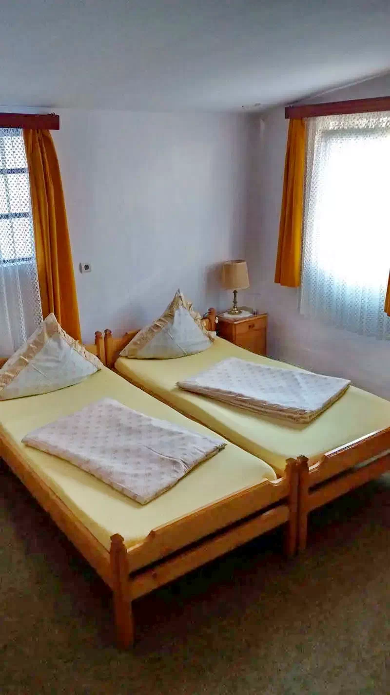 Praid Cazare | Cabană (K0176-3) Imaginea poate fi supusă drepturilor de autor. Se recomandă contactarea titularului drepturilor.