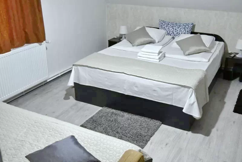 Praid Cazare | Pensiune (K0294-6) Imaginea poate fi supusă drepturilor de autor. Se recomandă contactarea titularului drepturilor.