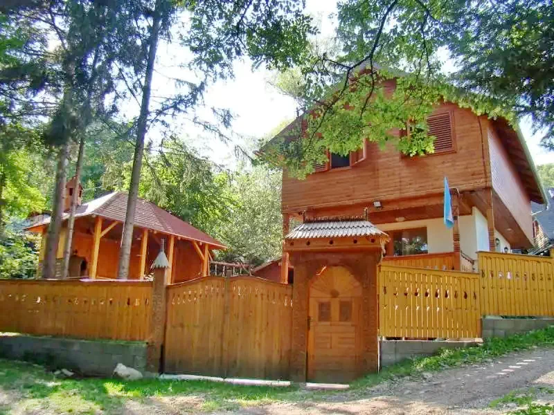Praid Cazare | Cabană (K1213-51) Imaginea poate fi supusă drepturilor de autor. Se recomandă contactarea titularului drepturilor.