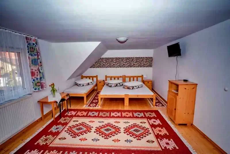 Praid Cazare | Pensiune (K0976-25) Imaginea poate fi supusă drepturilor de autor. Se recomandă contactarea titularului drepturilor.