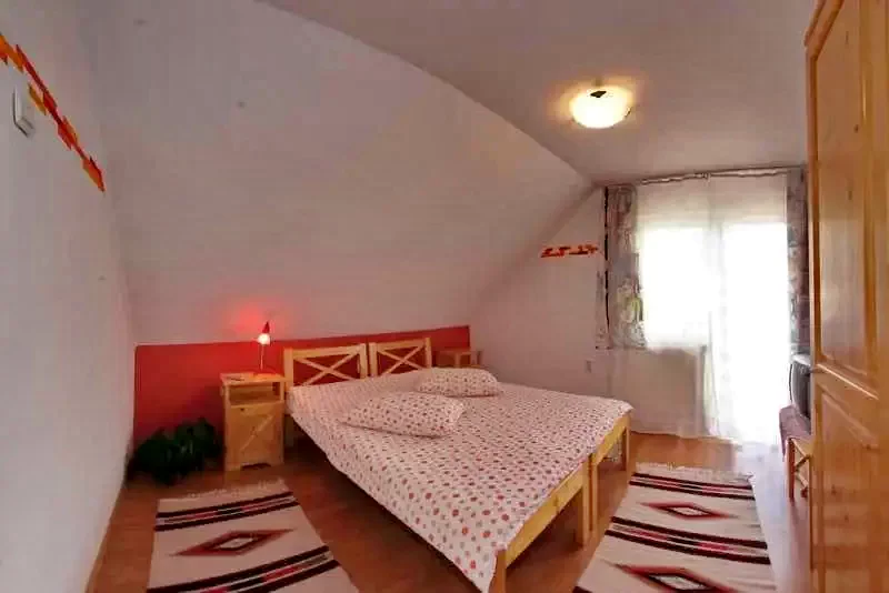 Praid Cazare | Pensiune (K0976-38) Imaginea poate fi supusă drepturilor de autor. Se recomandă contactarea titularului drepturilor.