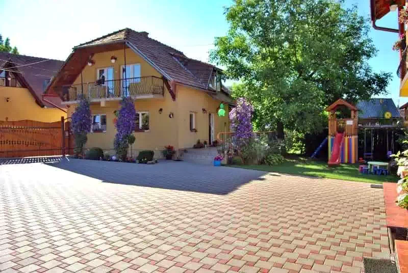 Praid Cazare | Pensiune (K0976-42) Imaginea poate fi supusă drepturilor de autor. Se recomandă contactarea titularului drepturilor.