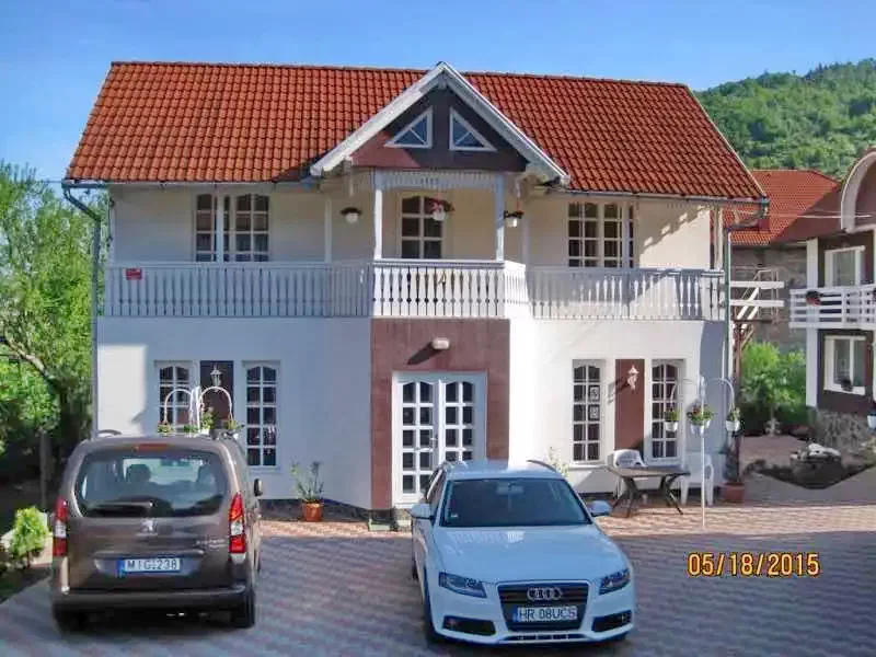 Parajd Szállás | Panzió (K0971-7) A kép szerzői jogvédelem alatt állhat. Javasolt a kapcsolatfelvétel a jog tulajdonossal.