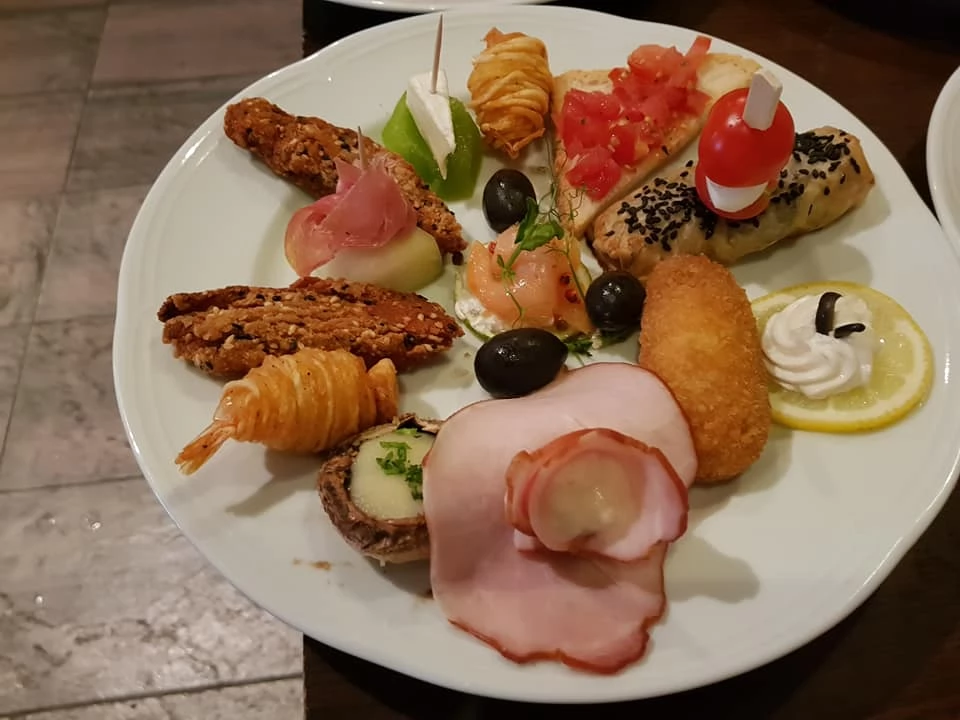 Tordatúr Szállás | Turisztikai panzió (K1441-40) A kép szerzői jogvédelem alatt állhat. Javasolt a kapcsolatfelvétel a jog tulajdonossal.