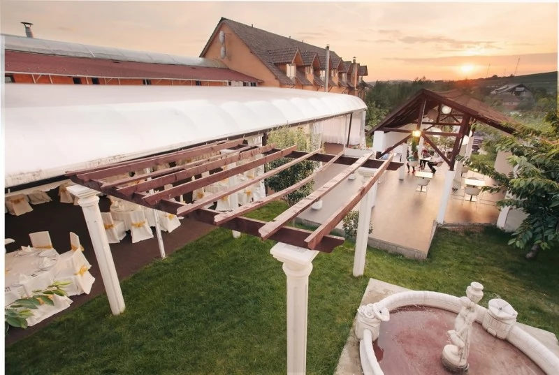 Tureni Cazare | Pensiune turistică (K1441-43) Imaginea poate fi supusă drepturilor de autor. Se recomandă contactarea titularului drepturilor.