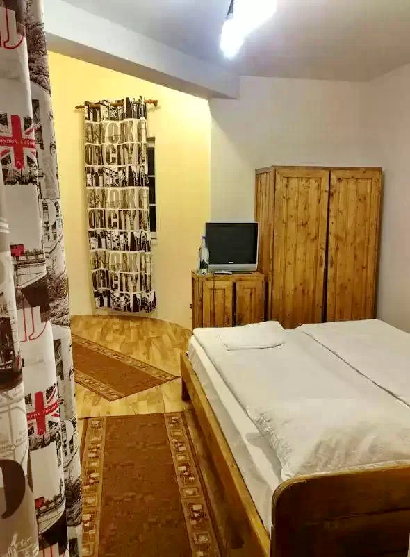 Cheia Cazare | Motel (K0442-9) Imaginea poate fi supusă drepturilor de autor. Se recomandă contactarea titularului drepturilor.