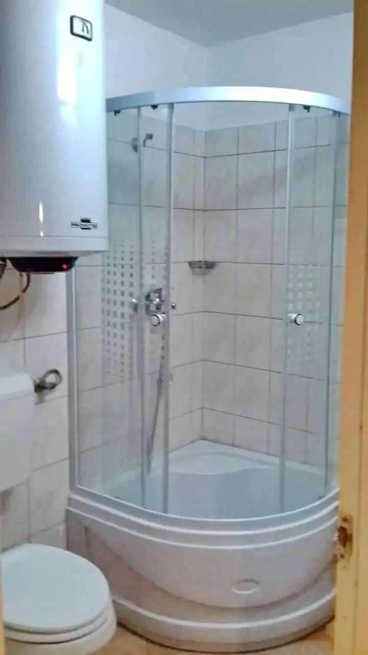 Chibed Cazare | Cabană (K1136-12) Imaginea poate fi supusă drepturilor de autor. Se recomandă contactarea titularului drepturilor.