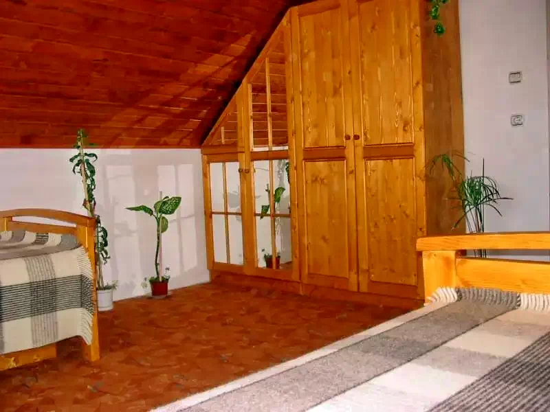 Chibed Cazare | Casă de oaspeți (K1137-5) Imaginea poate fi supusă drepturilor de autor. Se recomandă contactarea titularului drepturilor.