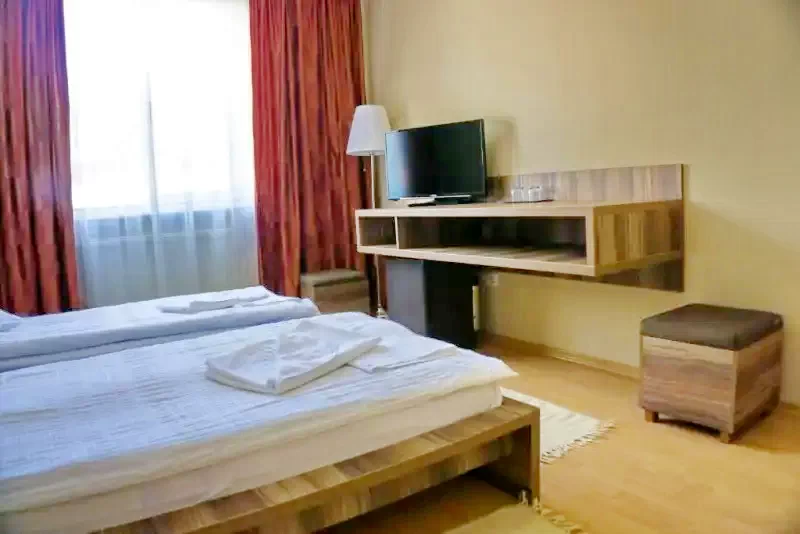 Csíkszereda Szállás | Hotel** (K1402-28) A kép szerzői jogvédelem alatt állhat. Javasolt a kapcsolatfelvétel a jog tulajdonossal.