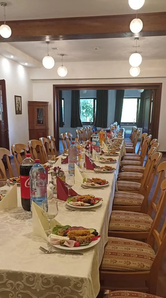 Caransebeș Cazare | Pensiune (K1457-3) Imaginea poate fi supusă drepturilor de autor. Se recomandă contactarea titularului drepturilor.