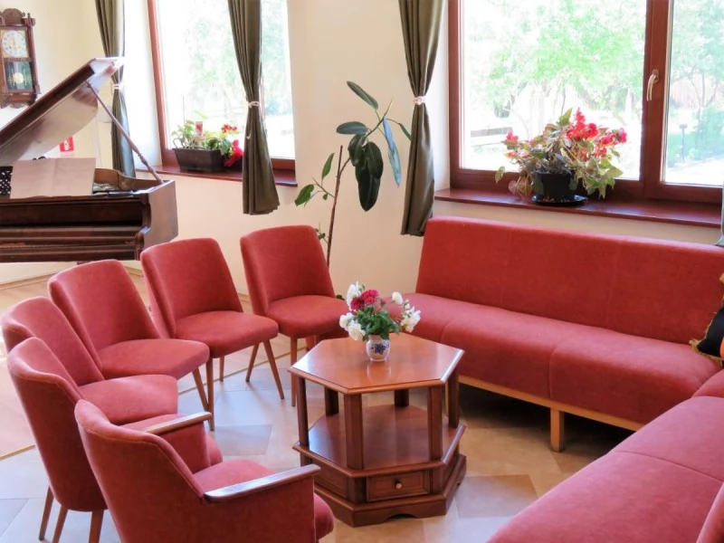 Caransebeș Cazare | Pensiune (K1457-7) Imaginea poate fi supusă drepturilor de autor. Se recomandă contactarea titularului drepturilor.