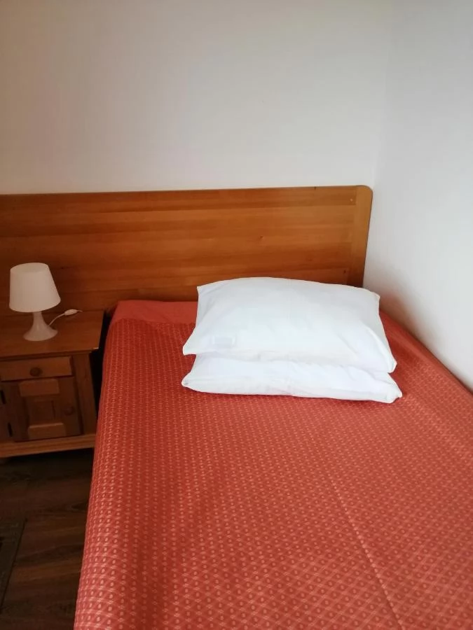 Caransebeș Cazare | Pensiune (K1457-31) Imaginea poate fi supusă drepturilor de autor. Se recomandă contactarea titularului drepturilor.