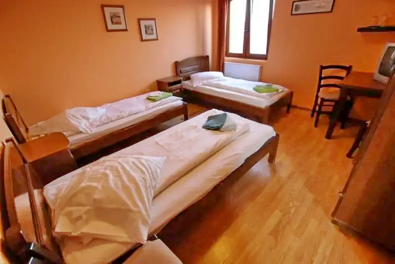 Cehu Silvaniei Cazare | Pensiune (K0627-13) Imaginea poate fi supusă drepturilor de autor. Se recomandă contactarea titularului drepturilor.
