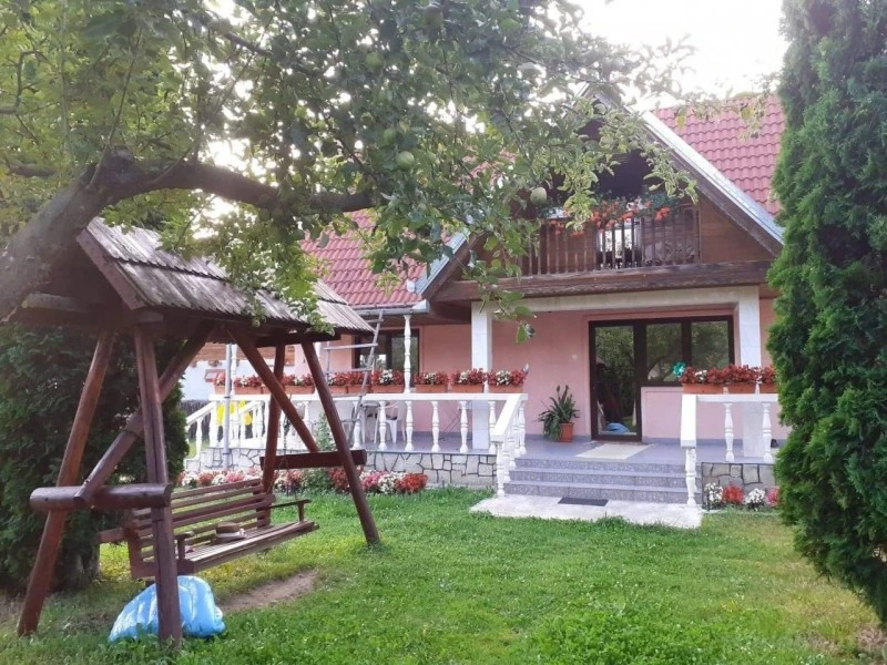 Vălenii de Munte Cazare | Casă de oaspeți (K0579-1) Imaginea poate fi supusă drepturilor de autor. Se recomandă contactarea titularului drepturilor.