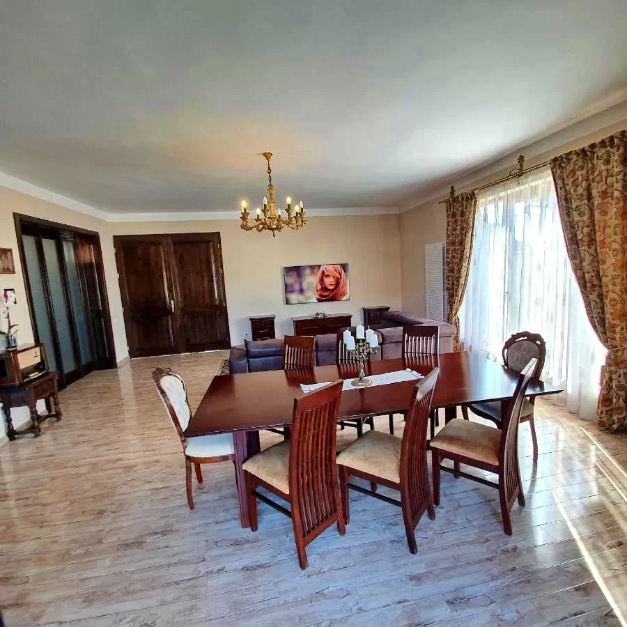 Oradea Cazare | Casă de oaspeți (K0686-21) Imaginea poate fi supusă drepturilor de autor. Se recomandă contactarea titularului drepturilor.