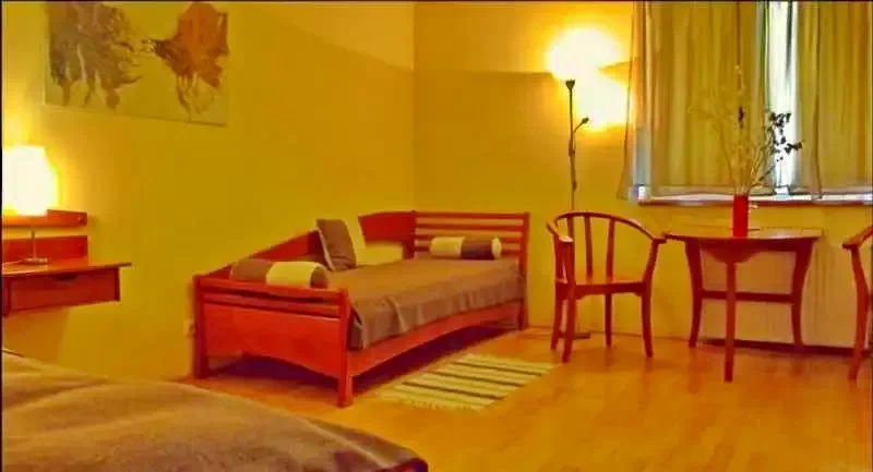 Nagyvárad Szállás | Hostel (K0953-20) A kép szerzői jogvédelem alatt állhat. Javasolt a kapcsolatfelvétel a jog tulajdonossal.