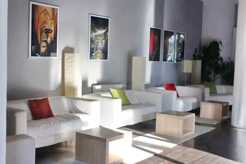 Oradea Cazare | Hostel (K0953-35) Imaginea poate fi supusă drepturilor de autor. Se recomandă contactarea titularului drepturilor.