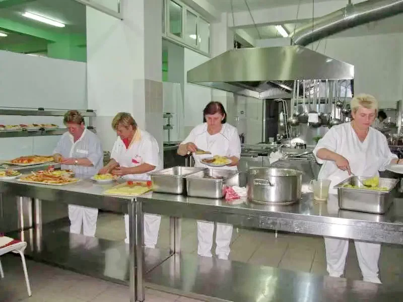 Oradea Cazare | Vilă turistică (K0954-2) Imaginea poate fi supusă drepturilor de autor. Se recomandă contactarea titularului drepturilor.