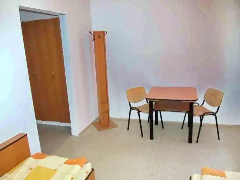 Nagyvárad Szállás | Hostel (K0954-6) A kép szerzői jogvédelem alatt állhat. Javasolt a kapcsolatfelvétel a jog tulajdonossal.