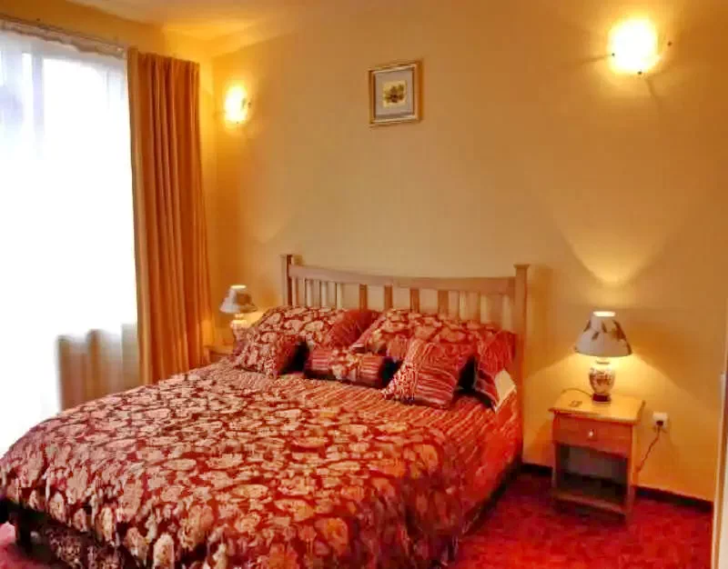 Oradea Cazare | Motel (K0957-4) Imaginea poate fi supusă drepturilor de autor. Se recomandă contactarea titularului drepturilor.