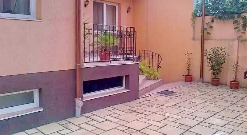 Oradea Cazare | Motel (K0957-7) Imaginea poate fi supusă drepturilor de autor. Se recomandă contactarea titularului drepturilor.