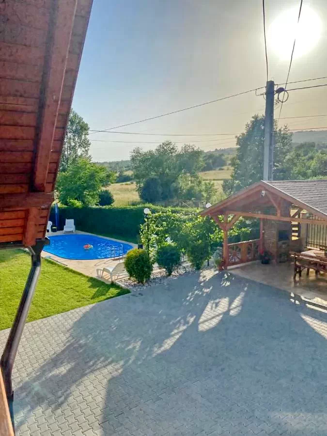 Sovata Cazare | Casă de oaspeți (K1414-31) Imaginea poate fi supusă drepturilor de autor. Se recomandă contactarea titularului drepturilor.