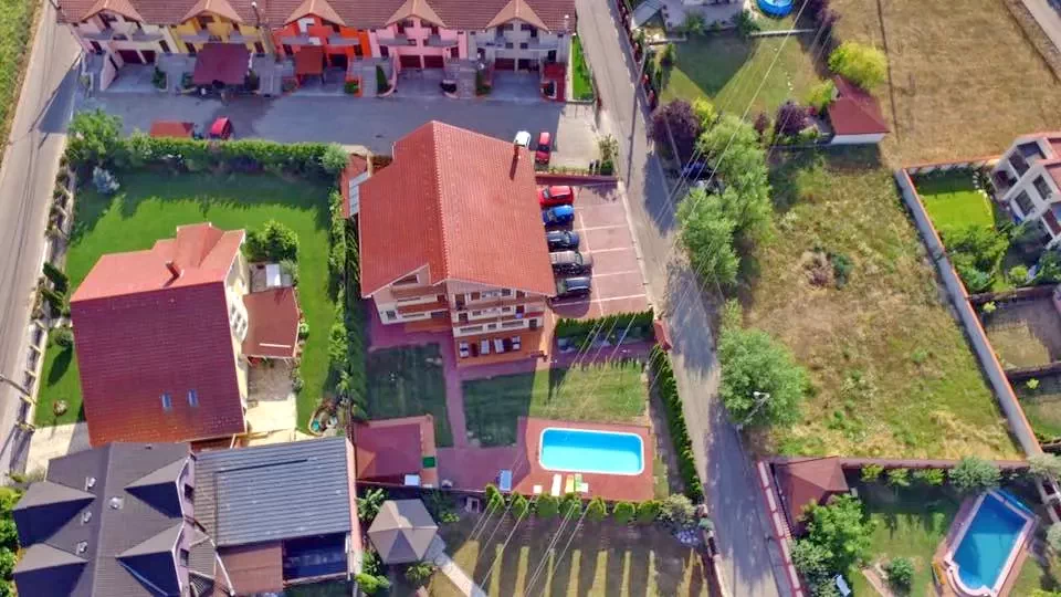 Szállás Sânmartin - Pensiunea Tirol **** | Váradszentmárton - Tirol Panzió ****. A kép szerzői jogvédelem alatt állhat. Javasolt a kapcsolatfelvétel a jog tulajdonossal.
