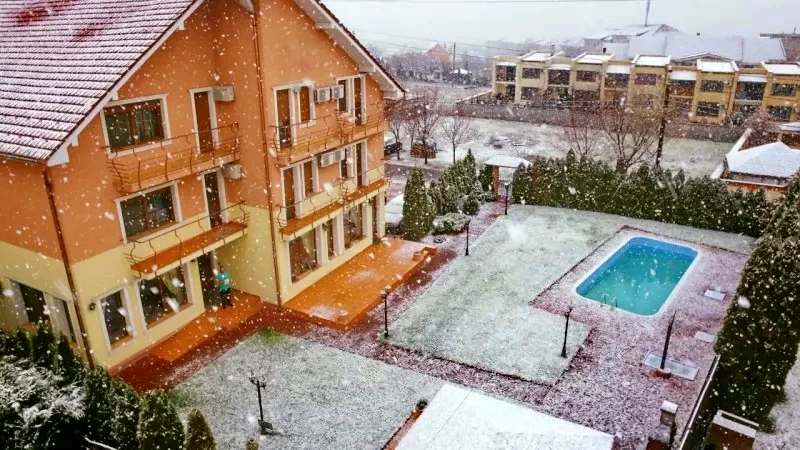 Szállás Sânmartin - Pensiunea Tirol **** | Váradszentmárton - Tirol Panzió ****. A kép szerzői jogvédelem alatt állhat. Javasolt a kapcsolatfelvétel a jog tulajdonossal.