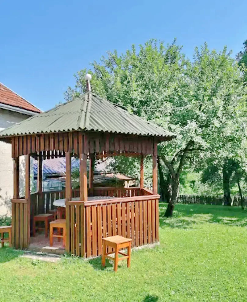 Szállás Kalotaszentkirály - Shalom Vendégház** | Sancraiu - Pensiunea Shalom**. A kép szerzői jogvédelem alatt állhat. Javasolt a kapcsolatfelvétel a jog tulajdonossal.