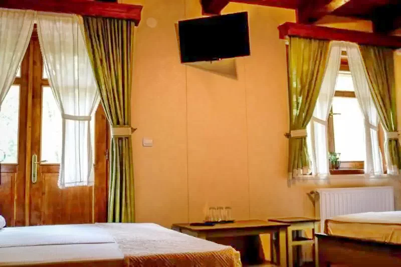 Băile Tușnad Cazare | Motel (K0584-13) Imaginea poate fi supusă drepturilor de autor. Se recomandă contactarea titularului drepturilor.