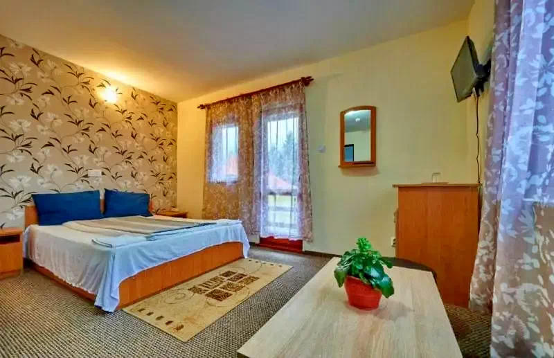 Szállás Băile Tușnad - Pensiunea Panorama Elcomex *** | Tusnádfürdő - Panoráma Elcomex Panzió ***. A kép szerzői jogvédelem alatt állhat. Javasolt a kapcsolatfelvétel a jog tulajdonossal.